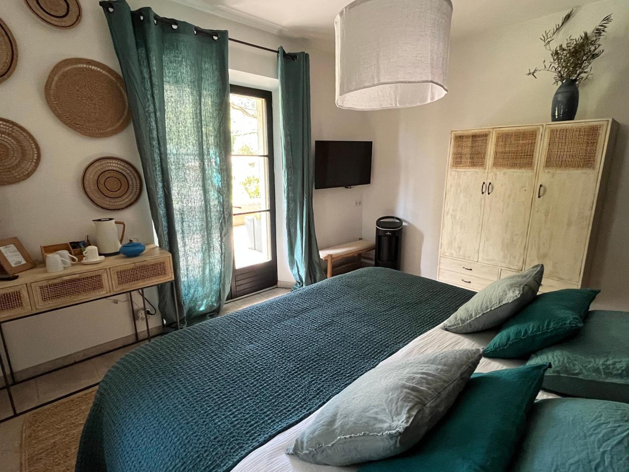Hestia Bed & Breakfast Robion en Luberon ภายนอก รูปภาพ