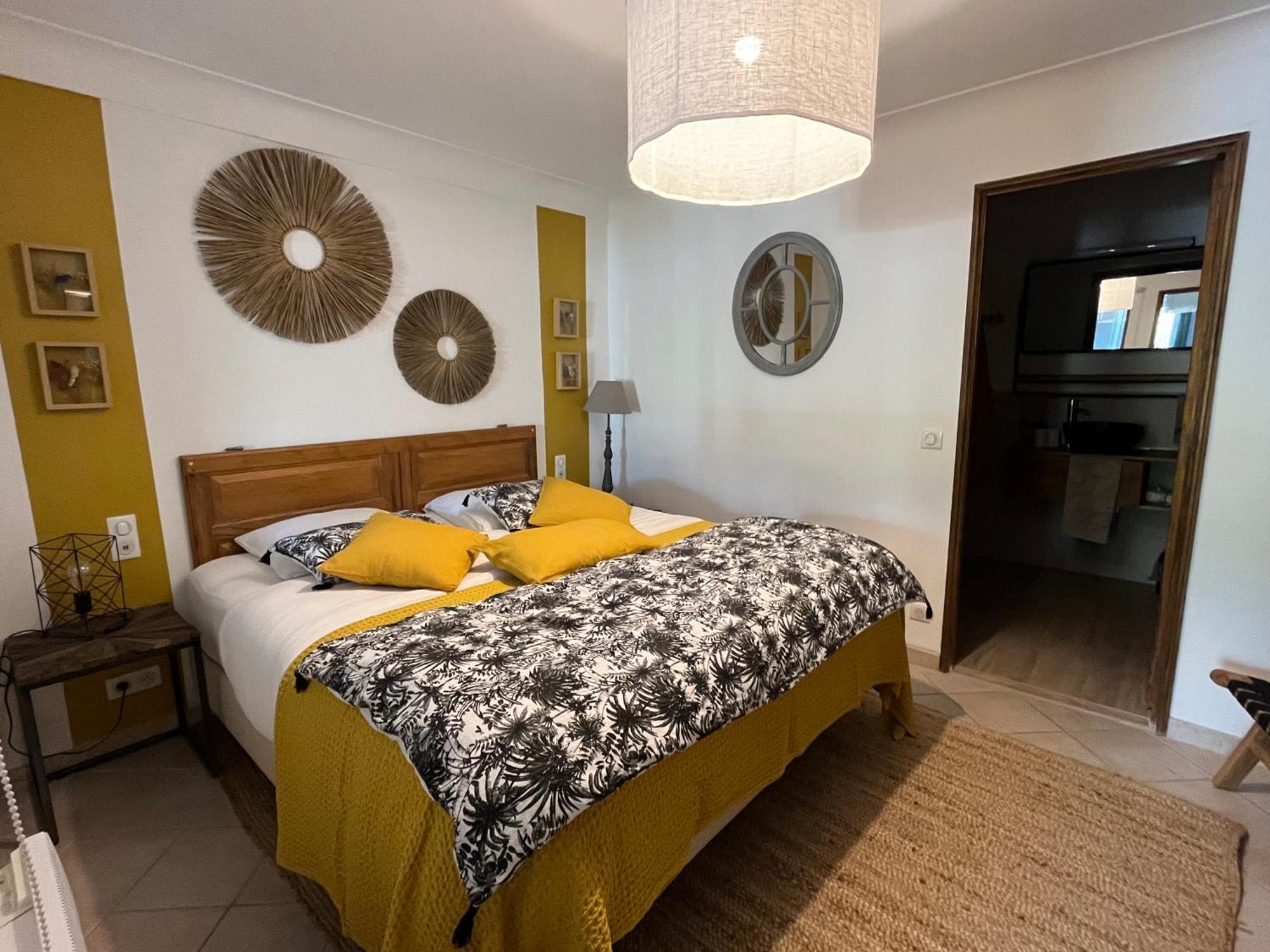 Hestia Bed & Breakfast Robion en Luberon ภายนอก รูปภาพ
